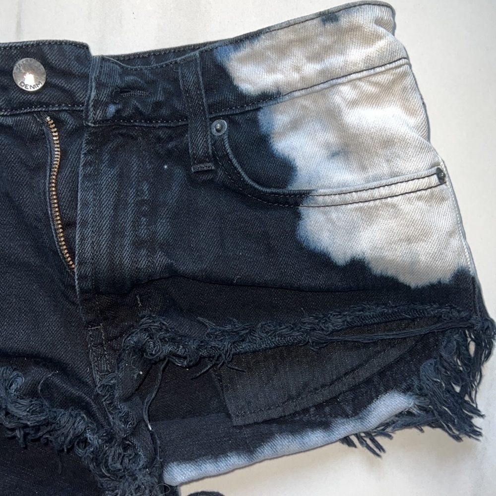 Carmar Dark Denim Tie-Dye Super Short Shorts Size 25 - Picture 2 of 7